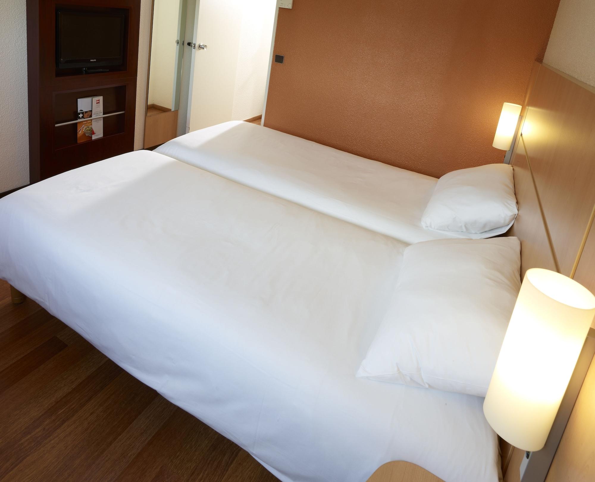 Ibis Site Du Futuroscope Hotel Chasseneuil-du-Poitou Bagian luar foto