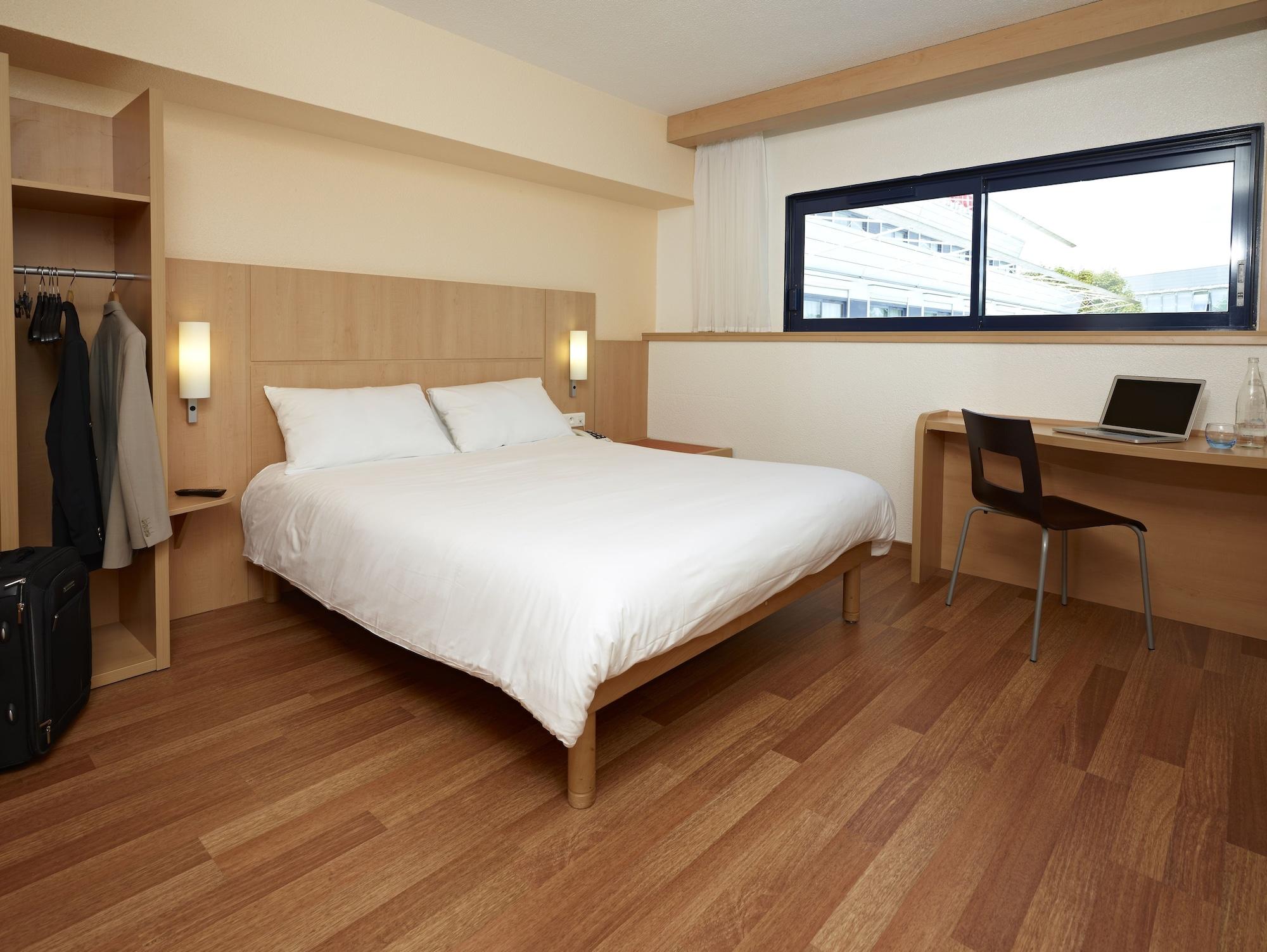 Ibis Site Du Futuroscope Hotel Chasseneuil-du-Poitou Bagian luar foto